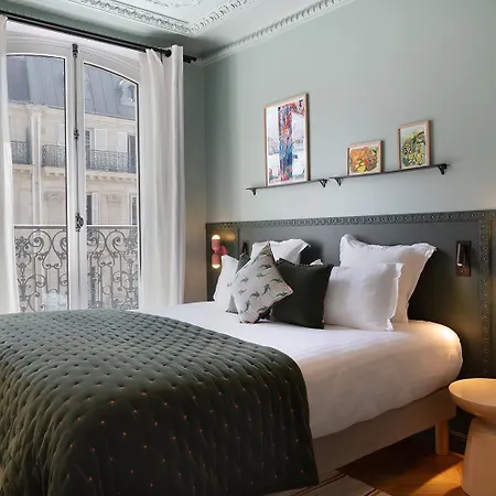 Collection Serviced In Opera - Rue Saint-lazare * Paris
