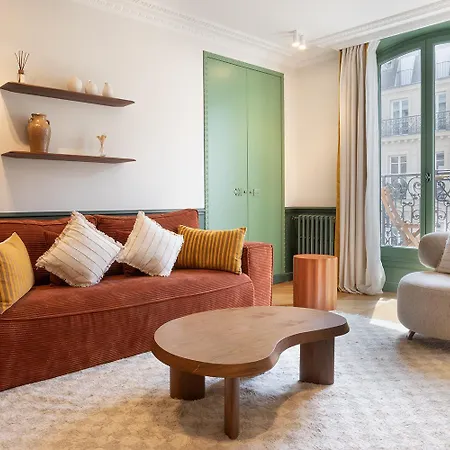 Collection Serviced In Opera - Rue Saint-lazare * Paris