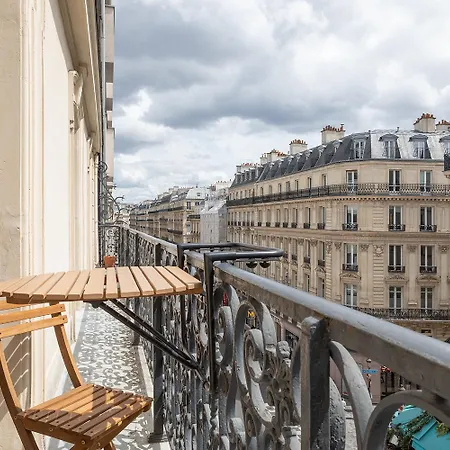 Collection Serviced In Opera - Rue Saint-lazare * Paris