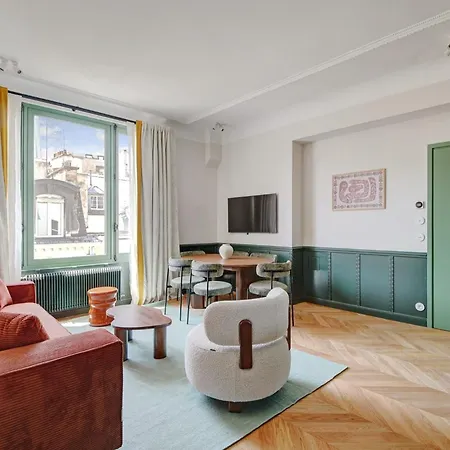 Collection Serviced In Opéra - Rue Saint-lazare *