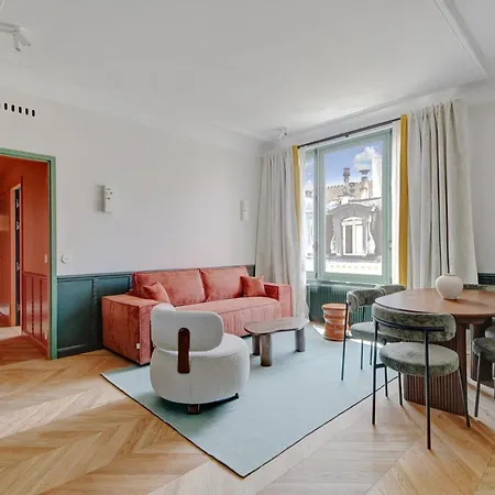 Collection Serviced In Opéra - Rue Saint-lazare *